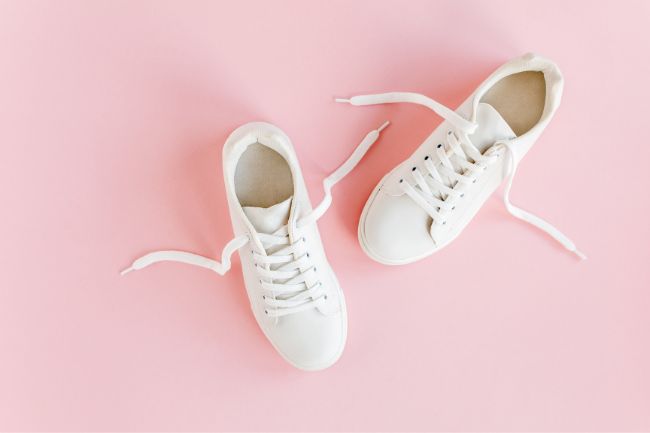 Leia mais sobre o artigo Corte e Costura e Sua Relação Com a Fabricação de Tênis