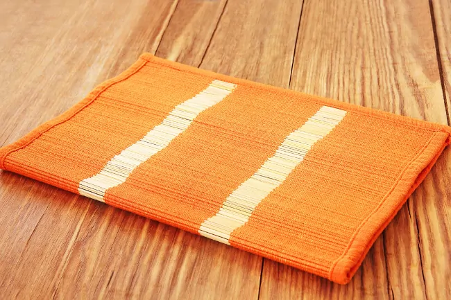 DIY: Jogo Americano com Forro Térmico Para Deixar Sua Mesa Mais Charmosa