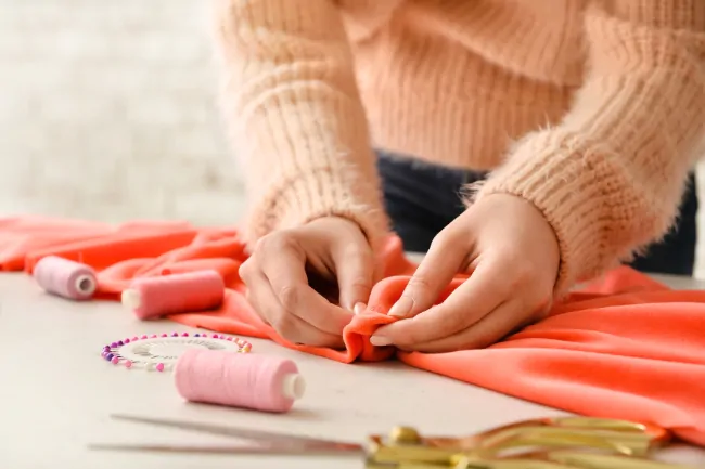 Leia mais sobre o artigo Top 10 acessórios indispensáveis para quem costura em casa (o nº 3 é surpreendente!)